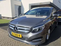 Grijs Gebruikt 2016 Mercedes B180 Edition MPV | € 9.995 (Super prijs)
