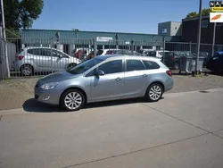 Grijs, metallic lak Gebruikt 2012 Opel Astra Cosmo Stationwagen | € 4.750 (Eerlijke prijs)
