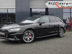 Zwart, metallic lak Gebruikt 2023 Audi A4 S-Line Stationwagen | € 48.450 (Duur)
