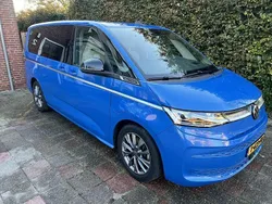 Blauw Gebruikt 2023 VW Multivan Style MPV | € 62.500 (Iets duurder)