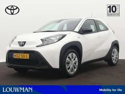 Wit Gebruikt 2025 Toyota Aygo Play Hatchback | € 19.950 (Eerlijke prijs)