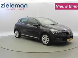 Zwart, metallic lak Gebruikt 2021 Renault Clio V Intens Hatchback | € 14.845 (Goede deal)