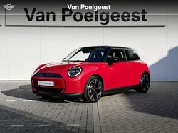 Rood Gebruikt 2025 Mini Cooper Hatchback | € 36.900