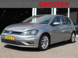 Grijs, metallic lak Gebruikt 2019 VW Golf VII Comfortline Hatchback | € 11.999 (Eerlijke prijs)