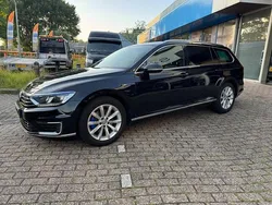 Zwart Gebruikt 2016 VW Passat Highline Stationwagen | € 14.999 (Eerlijke prijs)