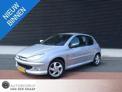 Grijs Gebruikt 2004 Peugeot 206 Quiksilver Hatchback | € 1.595 (Eerlijke prijs)