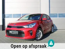 Rood Gebruikt 2018 Kia Rio Hatchback | € 11.995 (Eerlijke prijs)