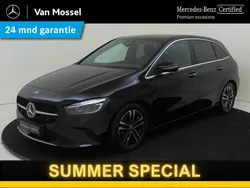 Zwart, metallic lak Gebruikt 2024 Mercedes B180 Luxury MPV | € 41.945 (Duur)