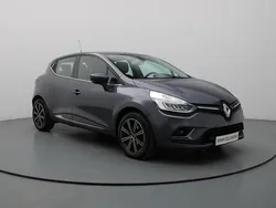 Grijs Gebruikt 2018 Renault Clio IV Intens Hatchback | € 11.490 (Eerlijke prijs)