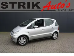 Grijs, metallic lak Gebruikt 2004 Mercedes A160 Elegance MPV | € 3.489 (Eerlijke prijs)