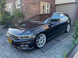 Grijs Gebruikt 2018 VW Passat Highline Stationwagen | € 19.750 (Goede deal)
