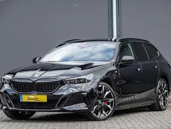 Zwart, metallic lak Gebruikt 2025 BMW 550 Comfort Edition Stationwagen | € 98.450