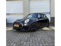Zwart (metallic) Gebruikt 2016 Mini John Cooper Works Chili Hatchback | € 13.500 (Goede deal)