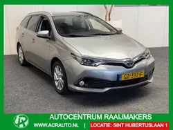 Grijs, metallic lak Gebruikt 2015 Toyota Auris Stationwagen | € 10.740 (Eerlijke prijs)