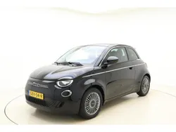 Zwart Gebruikt 2024 Fiat 500e La Prima Hatchback | € 26.145 (Eerlijke prijs)