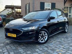 Zwart Gebruikt 2022 Ford Focus Hatchback | € 14.888 (Eerlijke prijs)