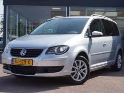 Grijs, metallic lak Gebruikt 2010 VW Touran Highline MPV | € 5.950 (Goede deal)
