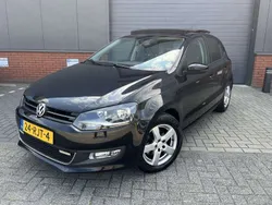 Zwart Gebruikt 2011 VW Polo Highline Sedan | € 5.750 (Goede deal)
