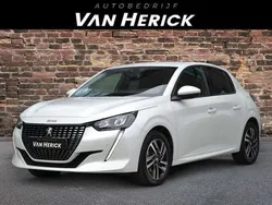 Wit, metallic lak Gebruikt 2020 Peugeot 208 Allure Hatchback | € 14.945 (Goede deal)