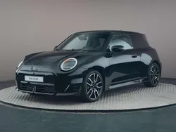 Zwart Gebruikt 2025 Mini Cooper Hatchback | € 40.950