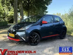 Grijs Gebruikt 2015 Toyota Aygo X-play Hatchback | € 6.885 (Iets duurder)