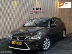 Bruin Gebruikt 2014 Lexus CT200h Hatchback | € 11.440 (Eerlijke prijs)