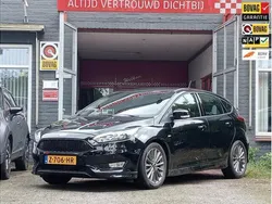 Zwart Gebruikt 2018 Ford Focus ST-Line Hatchback | € 19.000 (Eerlijke prijs)