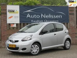 Grijs Gebruikt 2011 Toyota Aygo Hatchback | € 4.950 (Iets duurder)