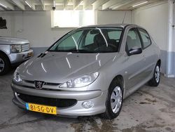 Grijs Gebruikt 2005 Peugeot 206 Hatchback | € 1.450 (Eerlijke prijs)