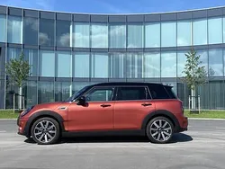 Rood Gebruikt 2024 Mini Cooper Clubman Stationwagen | € 35.880 (Goede deal)