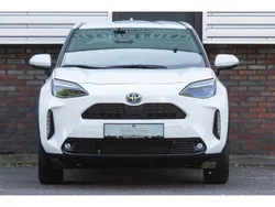 Wit, metallic lak Gebruikt 2021 Toyota Yaris Cross Team SUV | € 24.750 (Super prijs)