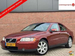 Rood Gebruikt 2008 Volvo S60 Sedan | € 11.995