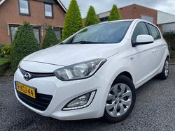 Wit Gebruikt 2013 Hyundai i20 Hatchback | € 3.195 (Eerlijke prijs)