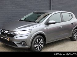 Grijs Gebruikt 2024 Dacia Sandero Expression Hatchback | € 18.480 (Eerlijke prijs)