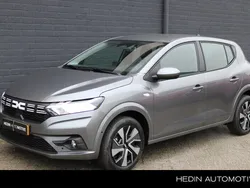 Grijs Gebruikt 2024 Dacia Sandero Expression Hatchback | € 19.880 (Eerlijke prijs)