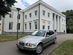 Grijs, metallic lak Gebruikt 1998 BMW 316 Compact Hatchback | € 2.500