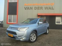 Blauw Gebruikt 2014 Mitsubishi Outlander Edition SUV | € 14.999 (Eerlijke prijs)