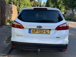 Wit Gebruikt 2011 Ford Focus Trend Stationwagen | € 2.250 (Duur)