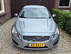 Zilver Gebruikt 2012 Volvo V60 Kinetic Stationwagen | € 6.000 (Goede deal)