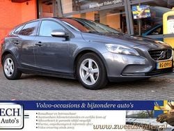 Grijs (metallic) Gebruikt 2013 Volvo V40 Kinetic Hatchback | € 7.750 (Eerlijke prijs)