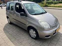 Grijs Gebruikt 2004 Toyota Yaris Verso MPV | € 3.499 (Iets duurder)