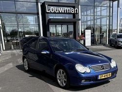 Blauw Gebruikt 2004 Mercedes C230 Hatchback | € 2.800 (Goede deal)