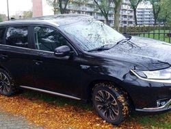 Zwart Gebruikt 2015 Mitsubishi Outlander P-HEV Edition Stationwagen | € 10.300 (Eerlijke prijs)