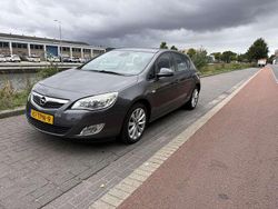 Grijs Gebruikt 2012 Opel Astra Edition Hatchback | € 4.450 (Eerlijke prijs)