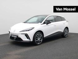 Wit Nieuw 2025 MG MG4 EV Luxury Hatchback | € 43.829