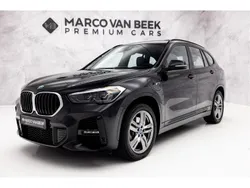 Zwart, metallic lak Gebruikt 2022 BMW X1 M Sport SUV | € 36.750 (Eerlijke prijs)