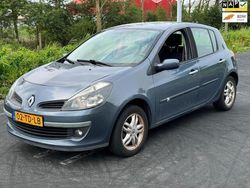 Blauw Gebruikt 2006 Renault Clio II Hatchback | € 1.250 (Eerlijke prijs)