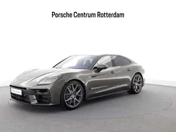 Groen, metallic lak Gebruikt 2025 Porsche Panamera 4 Sedan | € 162.900