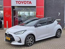 Zwart Gebruikt 2022 Toyota Yaris Hybrid Executive Hatchback | € 23.900 (Duur)