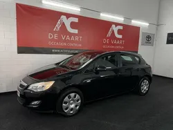 Zwart Gebruikt 2012 Opel Astra Hatchback | € 5.999 (Eerlijke prijs)